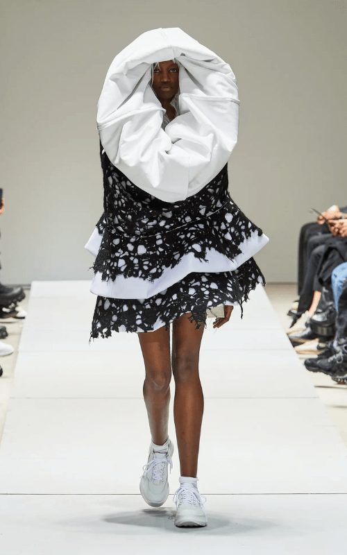 Comme des Garçons SPRING 2023 READY-TO WEAR